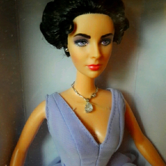 Elizabeth Taylor Secial Edition Barbie Doll - Picture 6 of 6